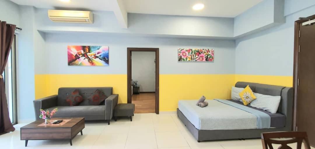 Regalia Suites With Infinity Pool Klcc By Staycation Homes クアラルンプール エクステリア 写真