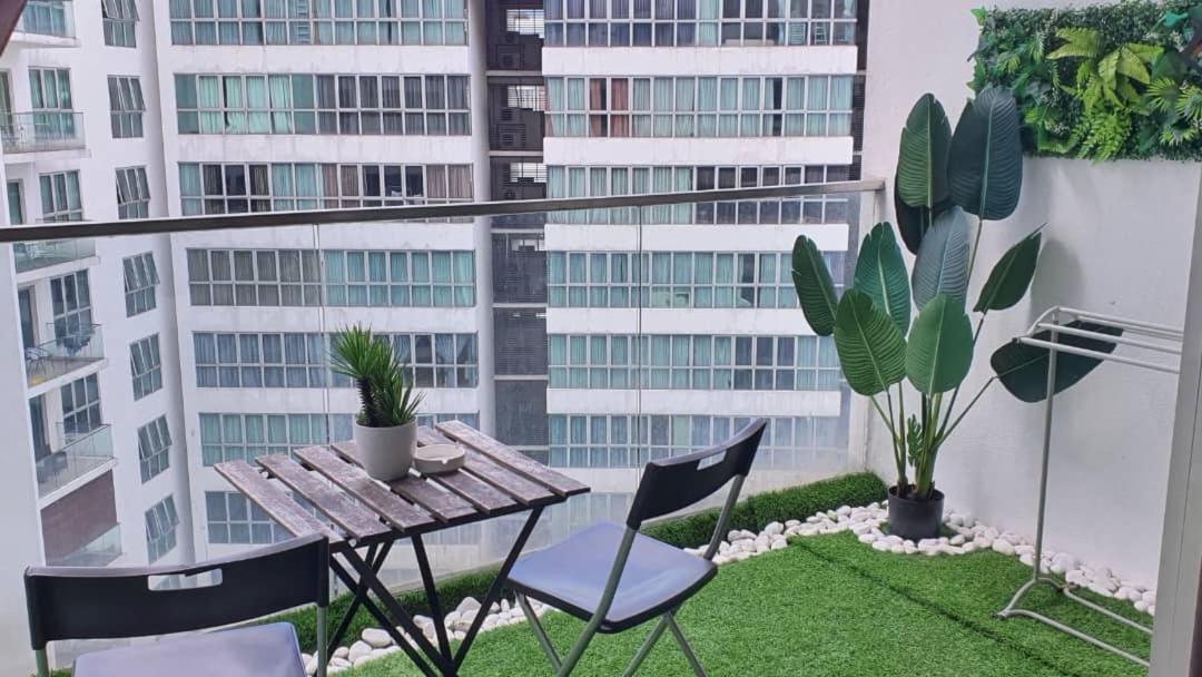 Regalia Suites With Infinity Pool Klcc By Staycation Homes クアラルンプール エクステリア 写真
