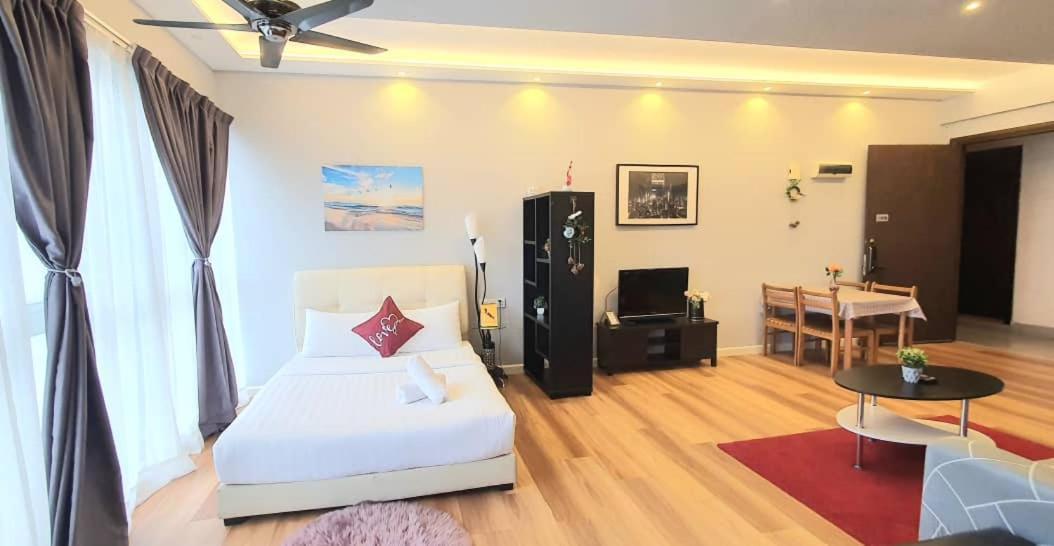 Regalia Suites With Infinity Pool Klcc By Staycation Homes クアラルンプール エクステリア 写真
