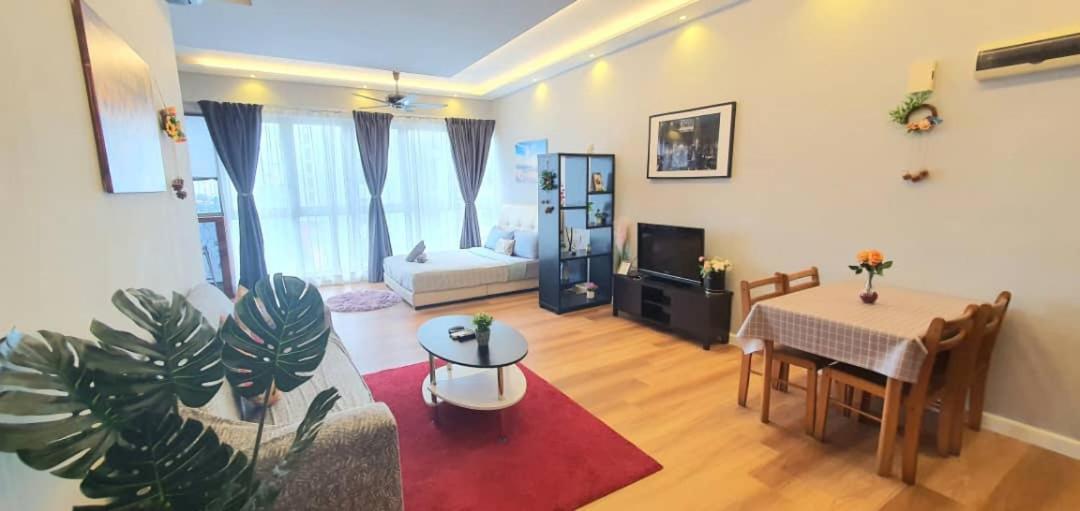 Regalia Suites With Infinity Pool Klcc By Staycation Homes クアラルンプール エクステリア 写真