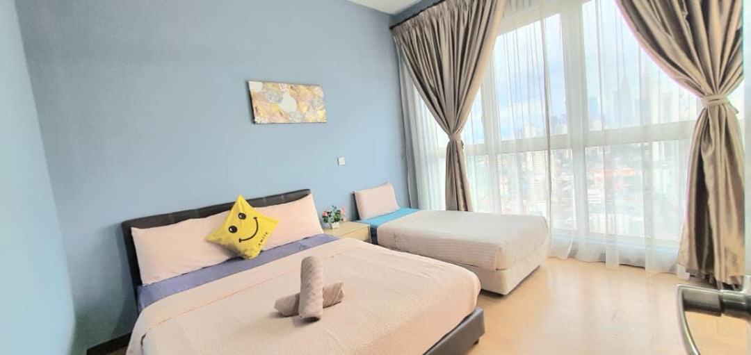 Regalia Suites With Infinity Pool Klcc By Staycation Homes クアラルンプール エクステリア 写真