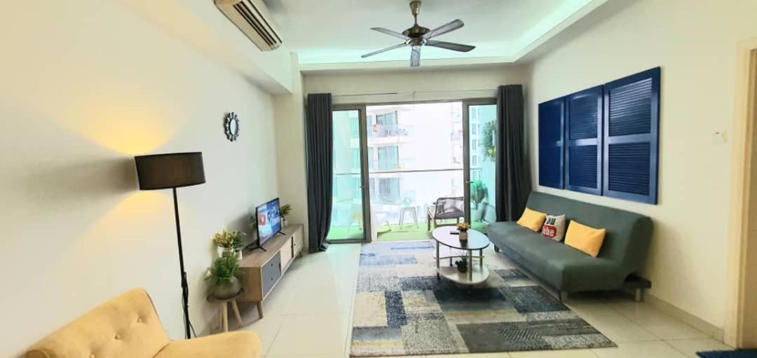 Regalia Suites With Infinity Pool Klcc By Staycation Homes クアラルンプール エクステリア 写真