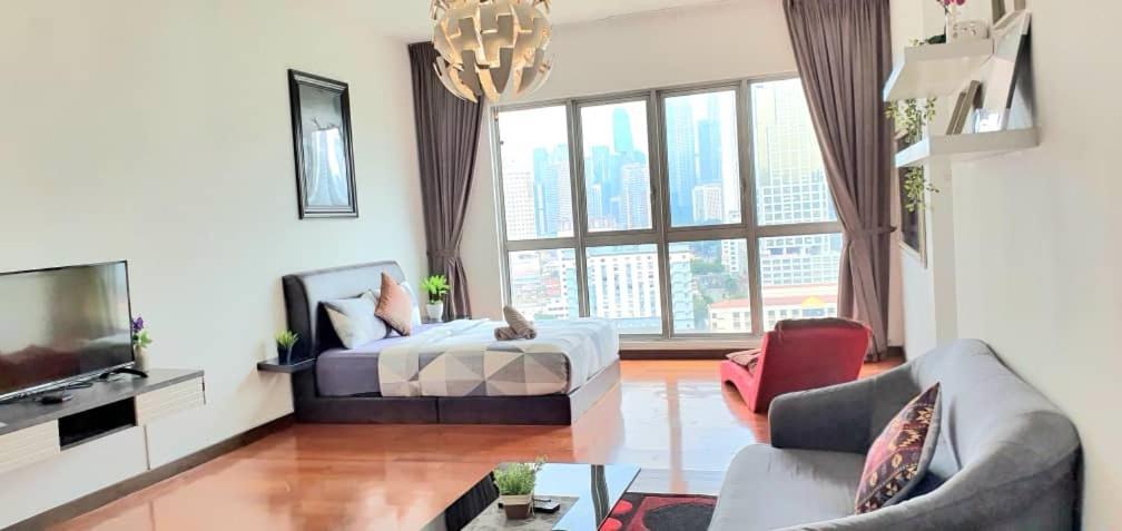 Regalia Suites With Infinity Pool Klcc By Staycation Homes クアラルンプール エクステリア 写真